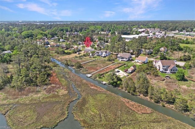 20 Freeman Dr, Poquoson, VA 23662