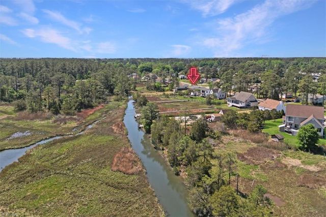 20 Freeman Dr, Poquoson, VA 23662