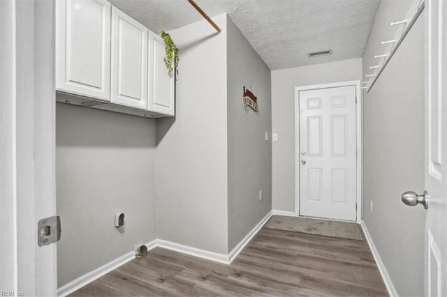 20 Freeman Dr, Poquoson, VA 23662