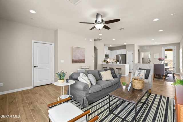 921 Raegil Street, El Paso, TX 79928