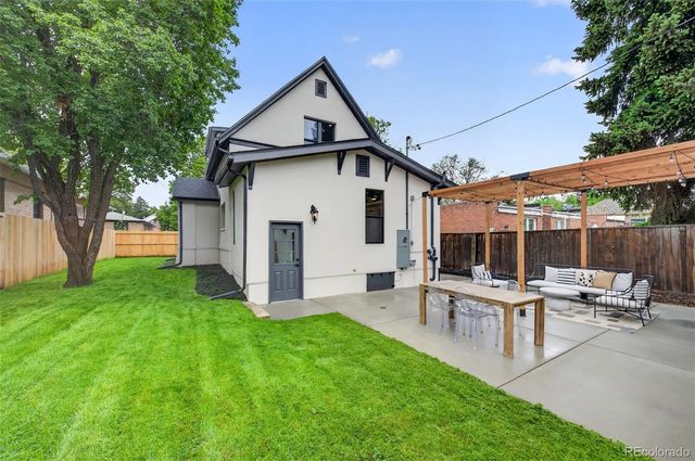 1120 Monroe Street, Denver, CO 80206