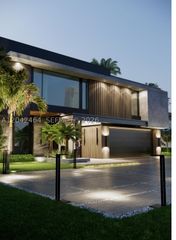 496 Holiday Dr, Hallandale Beach, FL 33009