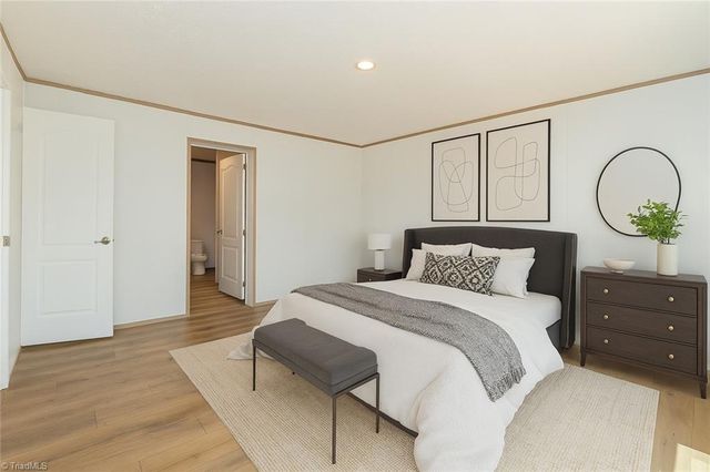 2064 Hatties Way, Hamptonville, NC 27020