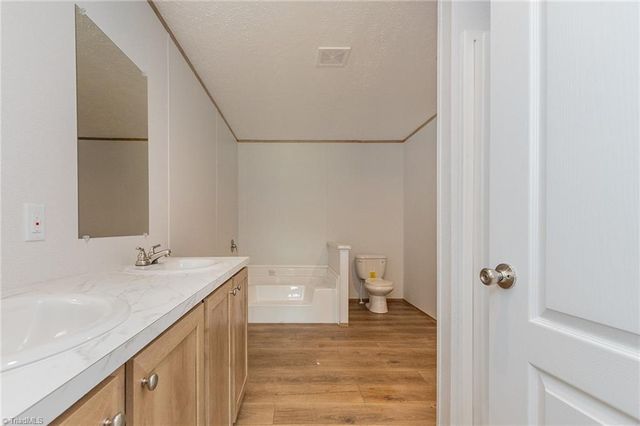 2064 Hatties Way, Hamptonville, NC 27020