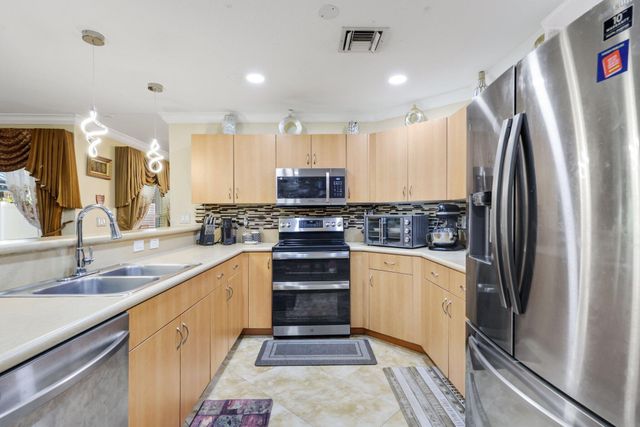 6024 Adriatic Way, West Palm Beach, FL 33413