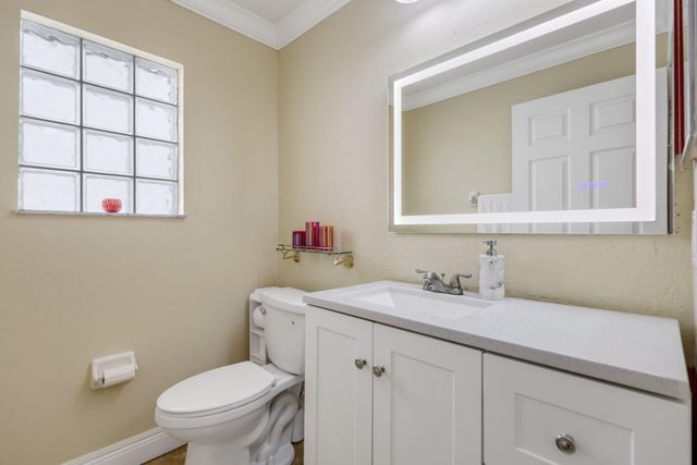 6024 Adriatic Way, West Palm Beach, FL 33413