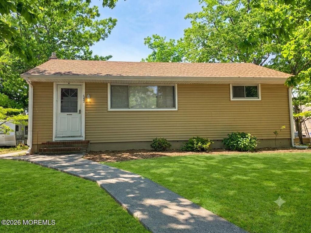 542 Jackson Avenue, Brick, NJ 08723