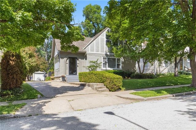 6008 Charlotte Street, Kansas City, MO 64110