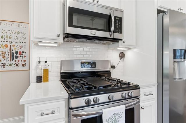 6008 Charlotte Street, Kansas City, MO 64110