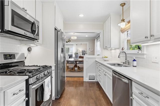 6008 Charlotte Street, Kansas City, MO 64110