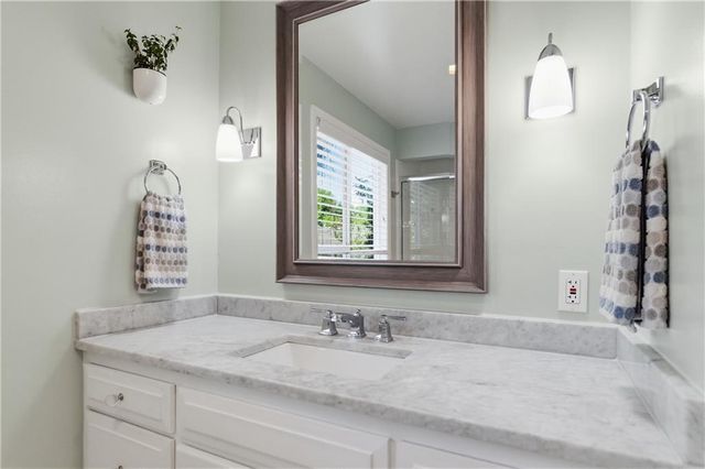 6008 Charlotte Street, Kansas City, MO 64110