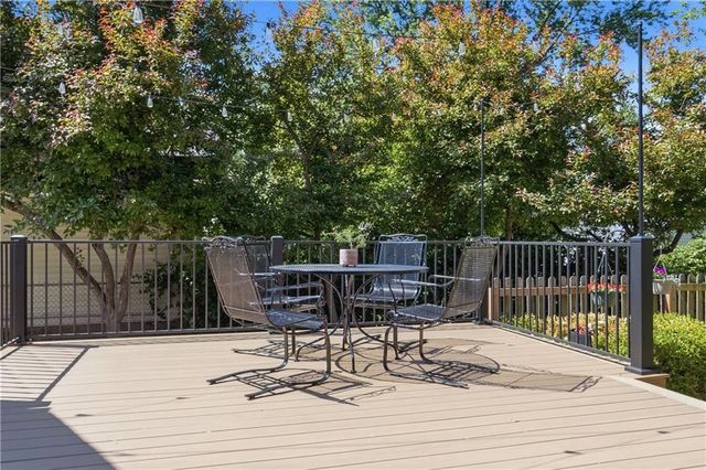 6008 Charlotte Street, Kansas City, MO 64110