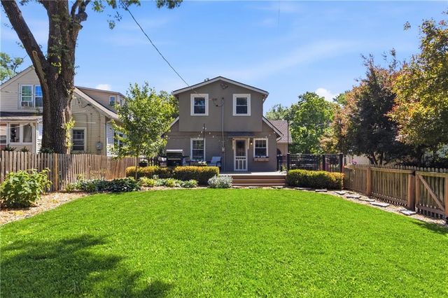 6008 Charlotte Street, Kansas City, MO 64110