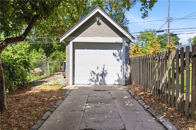 6008 Charlotte Street, Kansas City, MO 64110