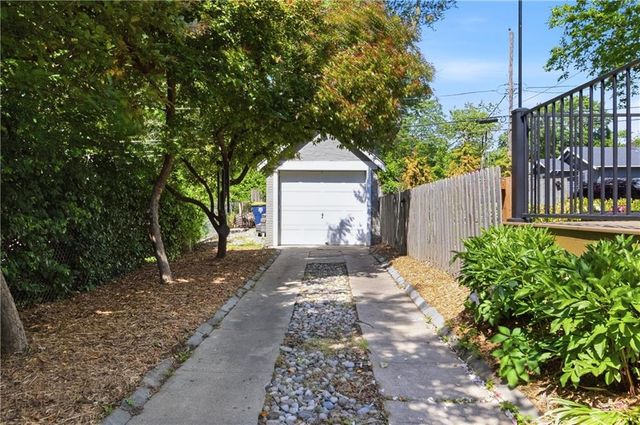 6008 Charlotte Street, Kansas City, MO 64110