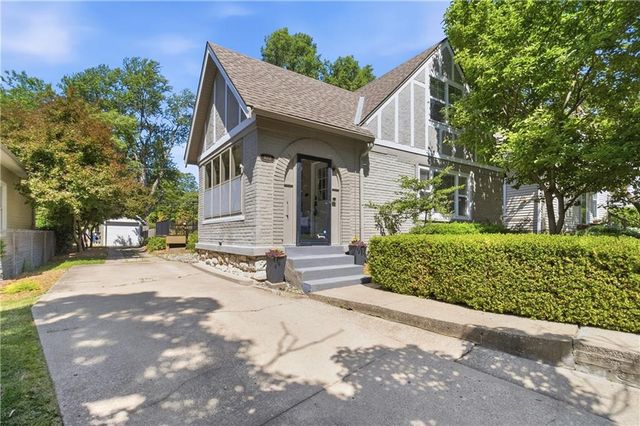 6008 Charlotte Street, Kansas City, MO 64110