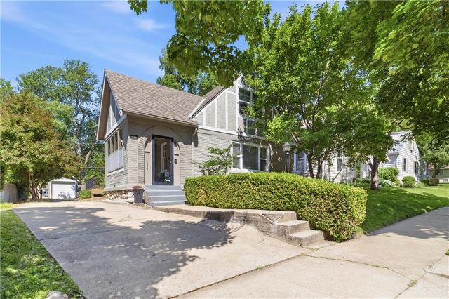 6008 Charlotte Street, Kansas City, MO 64110