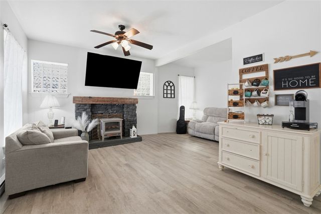 624 Line Ave, Ellwood City, PA 16117