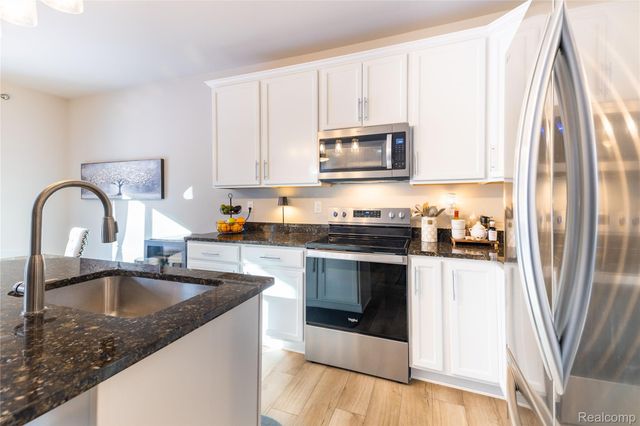 11516 Pheasant Circle, Taylor, MI 48180