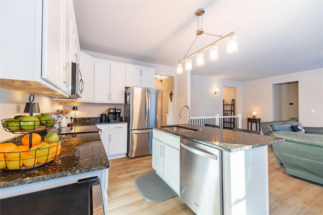 11516 Pheasant Circle, Taylor, MI 48180