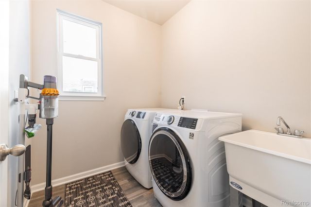 11516 Pheasant Circle, Taylor, MI 48180