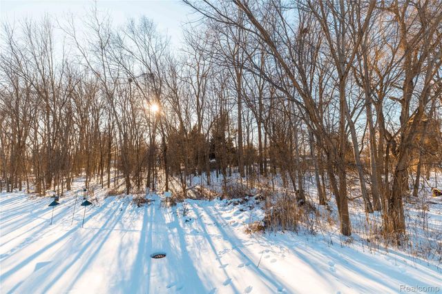 11516 Pheasant Circle, Taylor, MI 48180