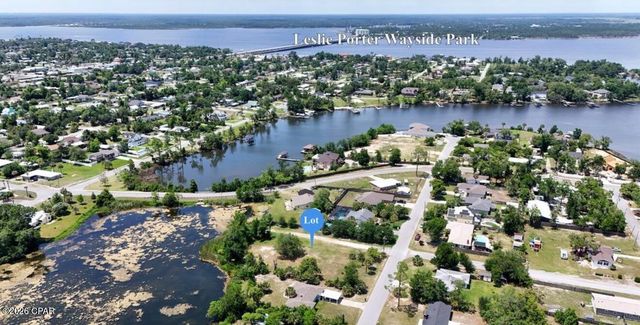 902 Iowa Avenue, Lynn Haven, FL 32444