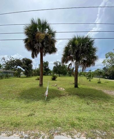 902 Iowa Avenue, Lynn Haven, FL 32444