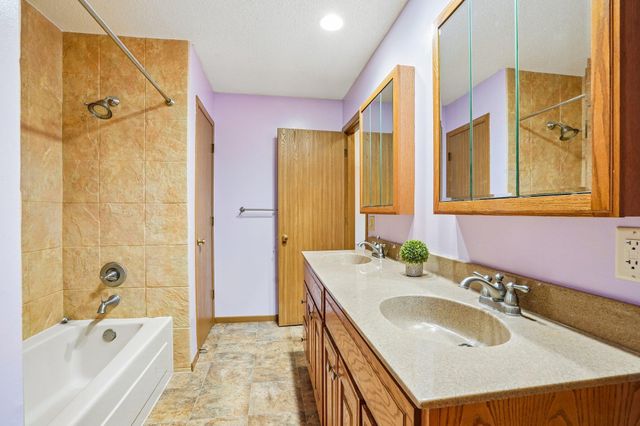 15859 Gooseberry Way, Apple Valley, MN 55124