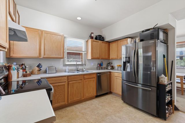 423 Placido Martinez Court NE, Albuquerque, NM 87102