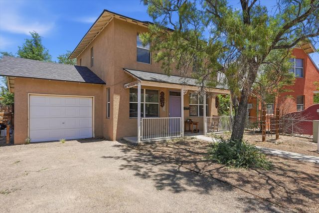 423 Placido Martinez Court NE, Albuquerque, NM 87102