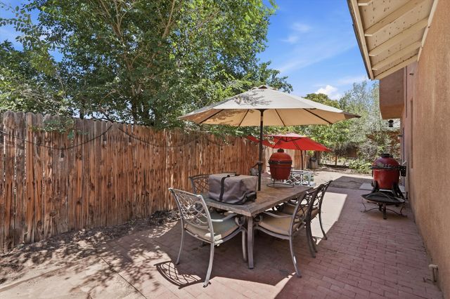 423 Placido Martinez Court NE, Albuquerque, NM 87102