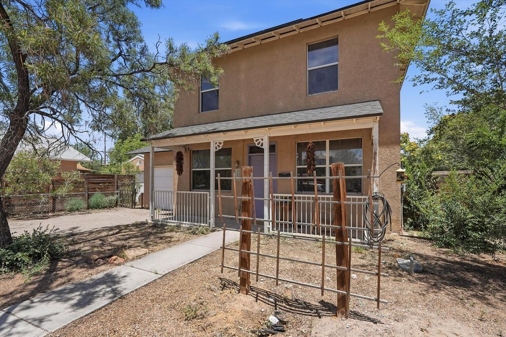 423 Placido Martinez Court NE, Albuquerque, NM 87102