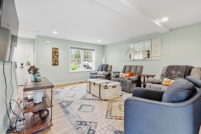 40 Doyle Ave, Winchendon, MA 01475