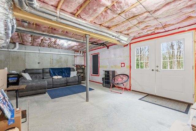 40 Doyle Ave, Winchendon, MA 01475