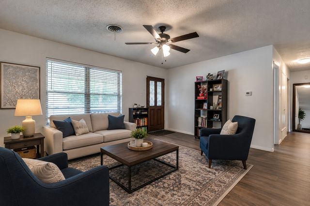2002 Winthrop Street, Irving, TX 75061