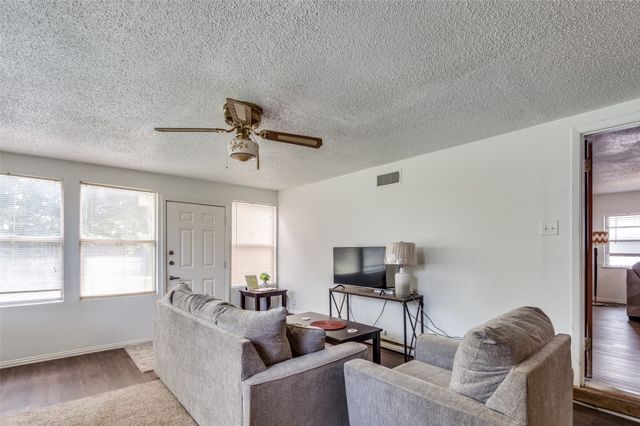 2002 Winthrop Street, Irving, TX 75061