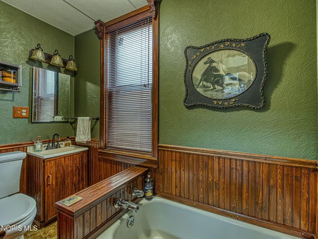 1873 N Ontario Street, Toledo, OH 43611