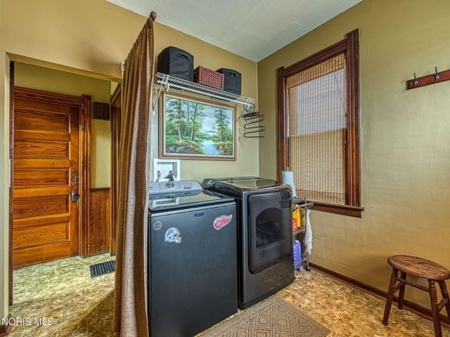 1873 N Ontario Street, Toledo, OH 43611