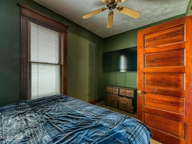 1873 N Ontario Street, Toledo, OH 43611