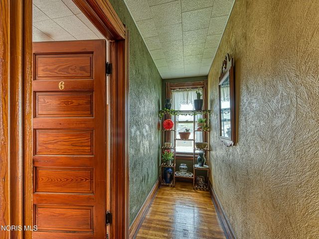 1873 N Ontario Street, Toledo, OH 43611