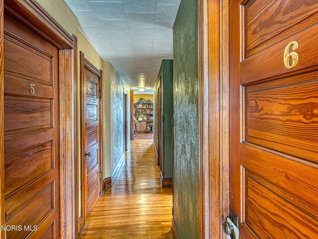 1873 N Ontario Street, Toledo, OH 43611