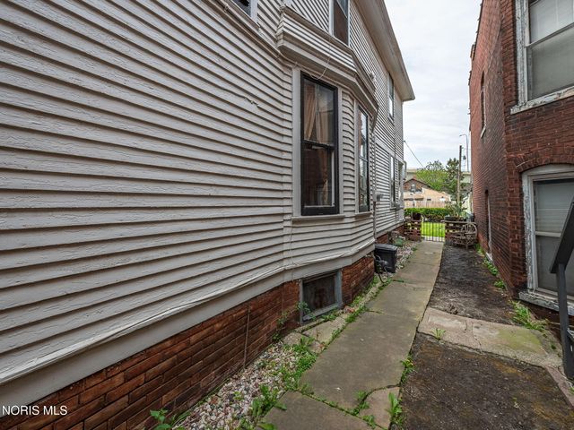 1873 N Ontario Street, Toledo, OH 43611