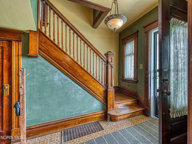 1873 N Ontario Street, Toledo, OH 43611