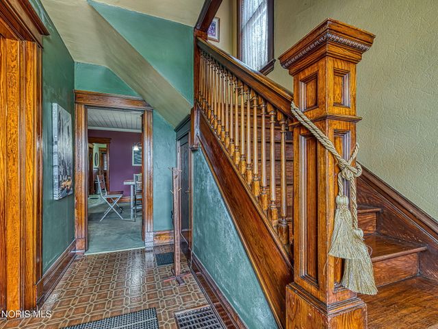 1873 N Ontario Street, Toledo, OH 43611