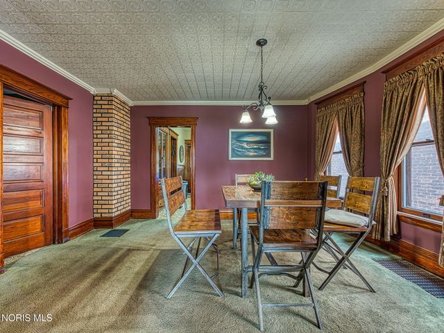 1873 N Ontario Street, Toledo, OH 43611