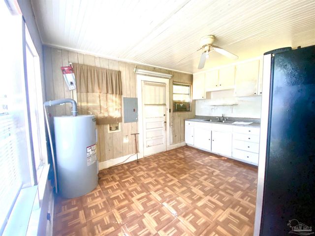 3008 W Lloyd St, Pensacola, FL 32505