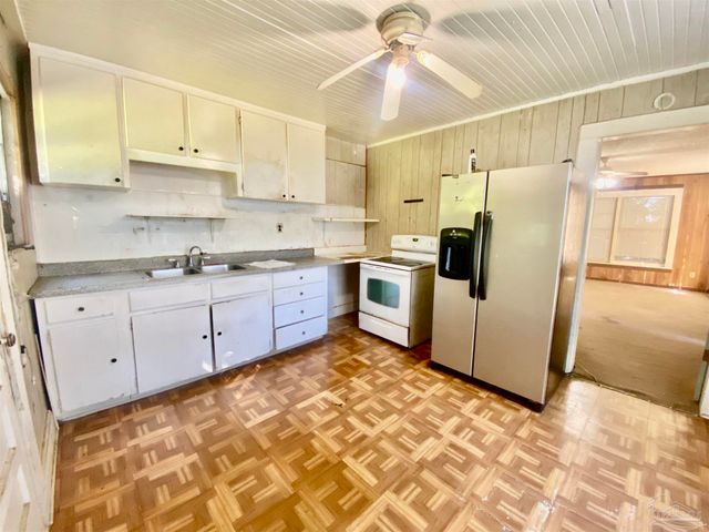 3008 W Lloyd St, Pensacola, FL 32505