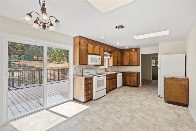 10379 Mooney Flat Rd, Smartsville, CA 95977