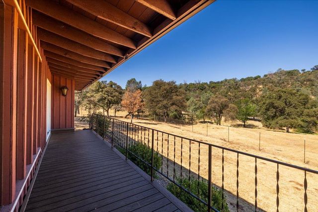 10379 Mooney Flat Rd, Smartsville, CA 95977